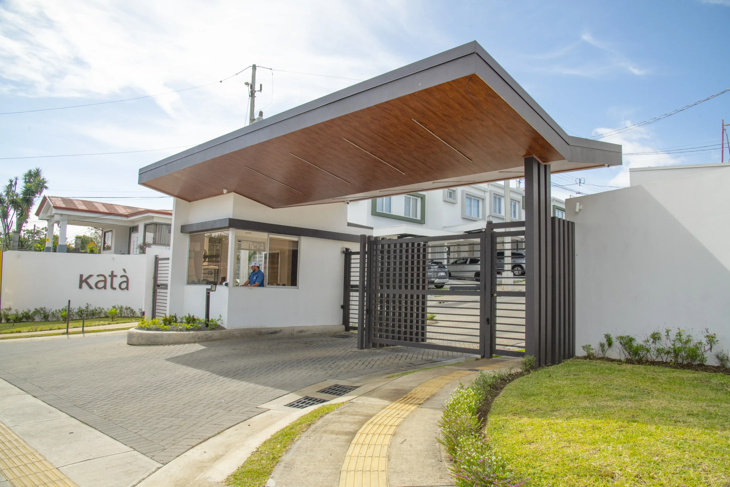 KATÄ_RQR1491_Compress